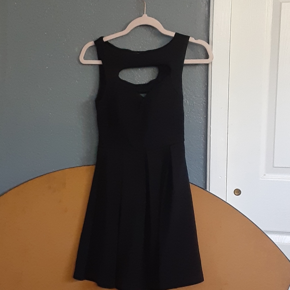 Black dress,s